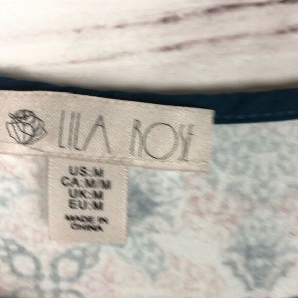 Lila Rose Sleeveless Top size Medium - Picture 3 of 6